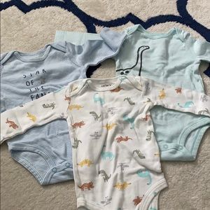 Lot of 3 long sleeve onesies 6M